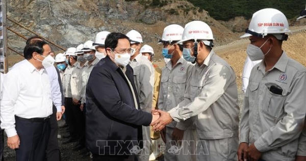 Thủ tướng Phạm Minh Chính kiểm tra các dự án cao tốc