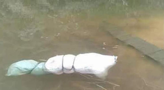 Sơn La: Bàng hoàng phát hiện thi thể người phụ nữ bị quấn chặt trong túi ni lông nổi lềnh bềnh dưới hồ