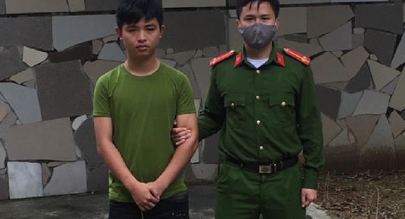 Người phụ nữ bất ngờ bị giật điện thoại khi hỏi đường đi