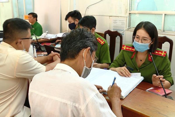 Vắng mặt ở địa phương bao lâu thì bị xóa đăng ký thường trú?