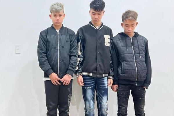 Bắt giữ nhóm thanh niên mang theo hung khí chém người đi đường