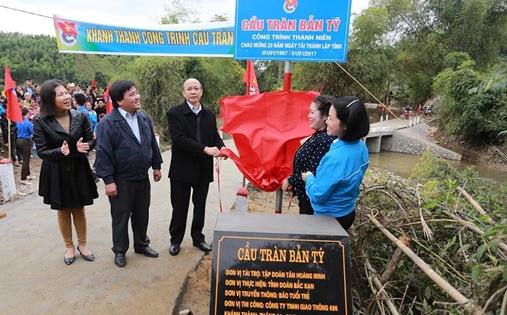Khánh thành cây cầu “vĩnh cửu” nối 2 thôn vùng sâu tại Bắc Kạn