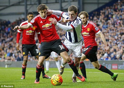 West Brom 1-0 MU (KT): 'Quỷ đỏ' thua trong thế thiếu người