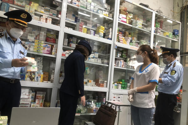 Hà Nội mở đợt kiểm tra đột xuất các cơ sở sản xuất, kinh doanh thuốc