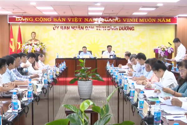 Ban Kinh tế Trung ương làm việc với tỉnh Bình Dương