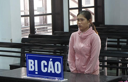 Dính nhiều án ma tuý, bà mẹ 4 con tiếp tục vào tù do hám lời