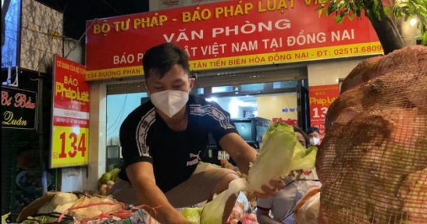 Tình người trong hoạn nạn