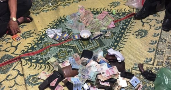 Quảng Bình: Đột kích sới bạc, bắt 5 đối tượng đang say sưa sát phạt