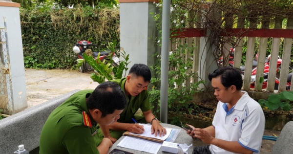 Phú Yên: Một nhà báo bị khủng bố bằng tiền âm phủ, con trai bị người lạ gạ chở đi Phú Yên: Một nhà báo bị khủng bố bằng tiền âm phủ, con trai bị người lạ gạ chở đi