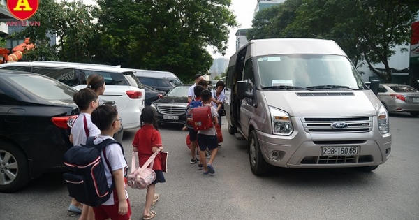 Cận cảnh việc đưa đón học sinh của trường Quốc tế Gateway