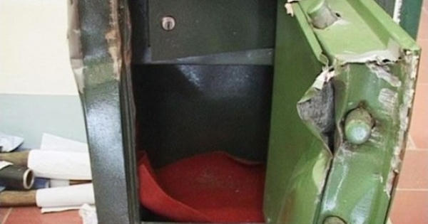 Quảng Bình: Vắng chủ nhà, trộm cạy két sắt cuỗm luôn tiền, vàng