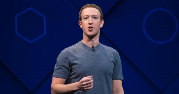 Mark Zuckerberg vừa trải qua 90 phút ác mộng: Tài sản cá nhân mất 16,8 tỷ USD, giá trị thị trường Facebook bốc hơi 148 tỷ USD