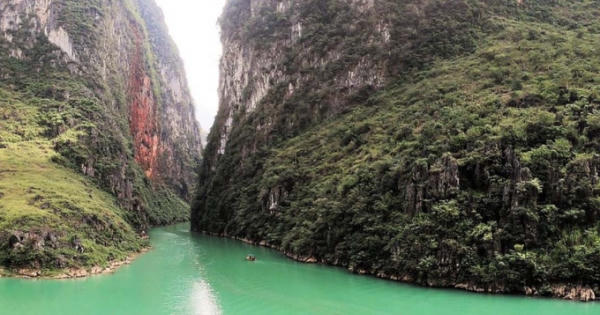 Hà Giang: Tạm ngừng vận chuyển du khách trên lòng hồ thủy điện Nho Quế 1