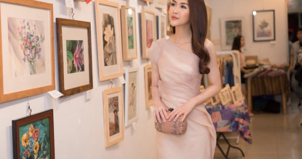 Tường Linh nhiệt tình tham gia sự kiện gây quỹ giúp đỡ trẻ em Tây Bắc