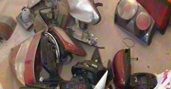 Hàng ăn cắp vẫn được ngang nhiên rao bán Hàng ăn cắp vẫn được ngang nhiên rao bán