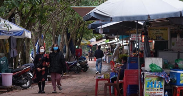 Không còn cảnh vái vọng, Phủ Tây Hồ "vắng khách"