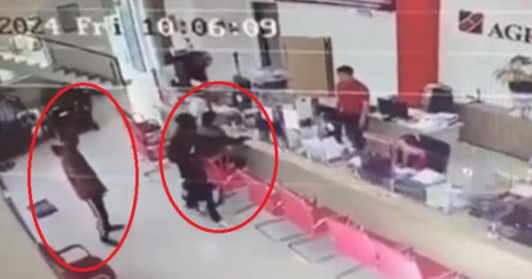 Vì sao hai tên cướp ngân hàng ở Quảng Nam hốt hoảng vứt lại tiền để bỏ chạy Vì sao hai tên cướp ngân hàng ở Quảng Nam hốt hoảng vứt lại tiền để bỏ chạy