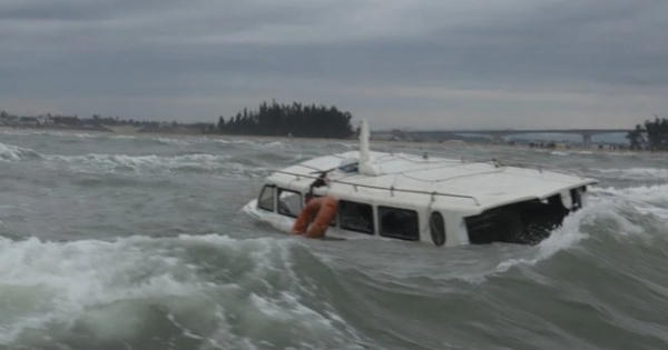 Tìm thấy thi thể bé trai 3 tuổi trong vụ lật cano tại Quảng Nam Tìm thấy thi thể bé trai 3 tuổi trong vụ lật cano tại Quảng Nam