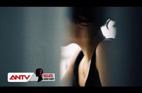 Mẫu nam nói về những lần bị "kéo khóa quần" sau cánh gà