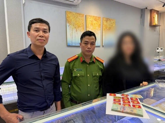 Hà Nội: Kịp thời ngăn chặn vụ giả danh Công an lừa nữ sinh mang vàng đi bán