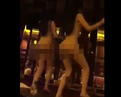 Đột kích "động" massage, phát hiện nhiều cô gái khỏa thân đang kích dục cho khách