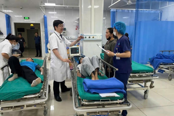 Vụ xe chở học sinh gặp nạn: Sở Y tế Gia Lai báo cáo về sức khỏe của 21 nạn nhân