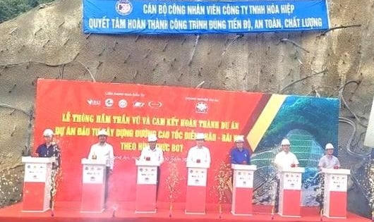 Thông hầm Thần Vũ dài 1,13 km trên tuyến cao tốc Bắc - Nam