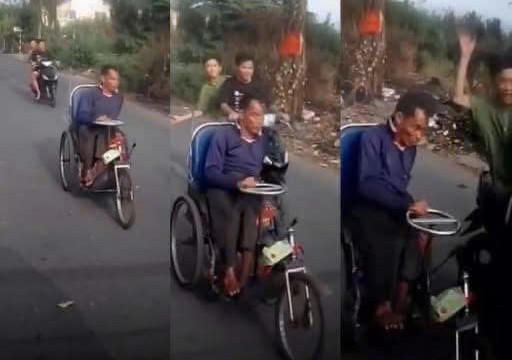 Công an Tiền Giang triệu tập 2 đối tượng đi xe máy tát vào đầu người đàn ông bị tàn tật