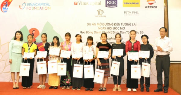"Triệu lá cờ - Triệu niềm tin" - Nam A Bank chung tay bảo vệ biển đảo Việt Nam