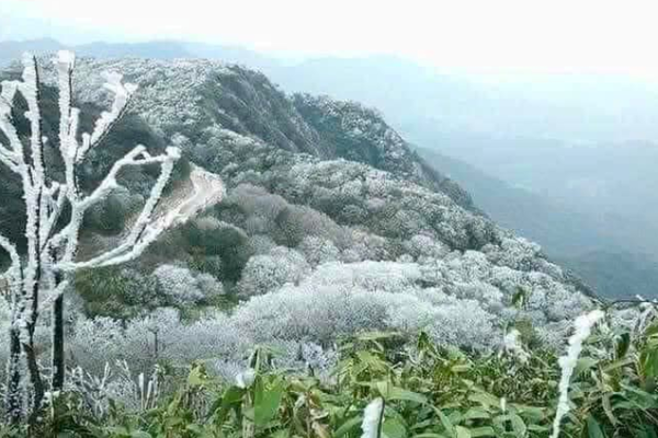 Miền Bắc tiếp tục rét đậm, rét hại nhiều nơi băng tuyết bao phủ, nhiệt độ có nơi dưới 3 độ C