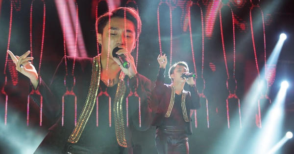 Sơn Tùng M-TP hốt hoảng xin lỗi khán giả vì fan xô đẩy, chen lấn Sơn Tùng M-TP hốt hoảng xin lỗi khán giả vì fan xô đẩy, chen lấn