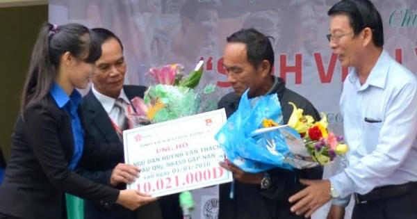 Đà Nẵng: Sinh viên nuôi heo đất hỗ trợ ngư dân bám biển