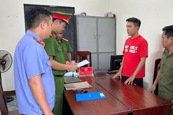 Bắt tạm giam TikToker phong thủy, tài khoản gần 1 triệu người theo dõi
