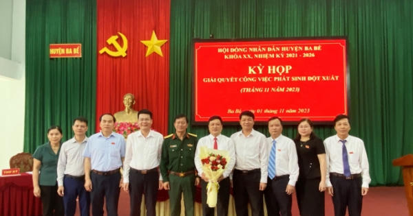 Ông Nông Ngọc Duyên được bầu giữ chức Chủ tịch UBND huyện Ba Bể