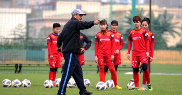 HLV Mai Đức Chung 'lên tiếng' sau lùm xùm VFF chậm trả lương HLV Mai Đức Chung 'lên tiếng' sau lùm xùm VFF chậm trả lương