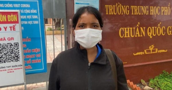 Người mẹ M'nông đi thi tốt nghiệp với ước mơ trở thành cô giáo