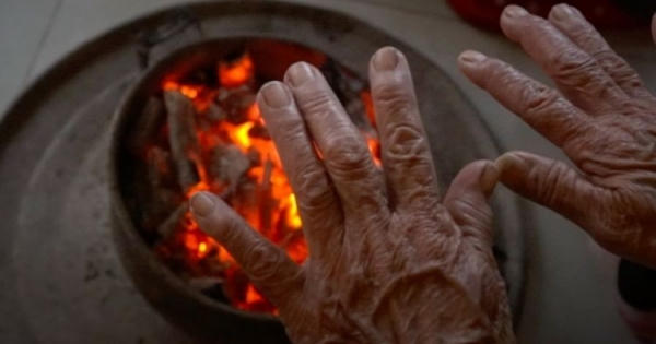 Khuyến cáo khi rét đậm rét hại, không đốt than trong phòng kín, không tắm sau 22h