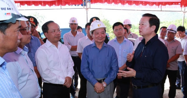 Phó Thủ tướng Trần Hồng Hà nêu 3 yêu cầu khi kiểm tra dự án cao tốc Bắc-Nam phía đông Phó Thủ tướng Trần Hồng Hà nêu 3 yêu cầu khi kiểm tra dự án cao tốc Bắc-Nam phía đông