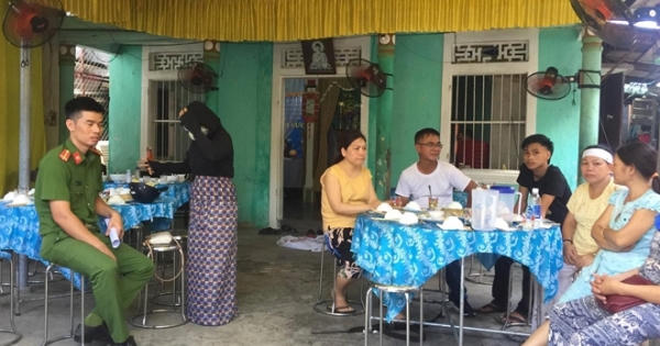 Huế: Đi viếng đám tang bạn, bị con của bạn dùng dao cứa cổ tử vong
