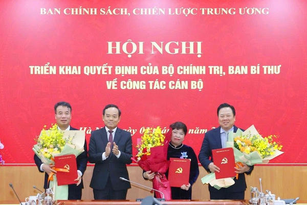 Ông Nguyễn Thế Mạnh giữ chức Phó Trưởng Ban Chính sách, chiến lược Trung ương Ông Nguyễn Thế Mạnh giữ chức Phó Trưởng Ban Chính sách, chiến lược Trung ương