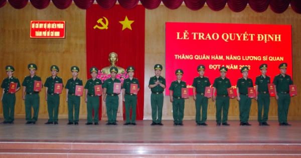 Thăng cấp bậc hàm cho 33 sĩ quan Bộ đội Biên phòng TP HCM