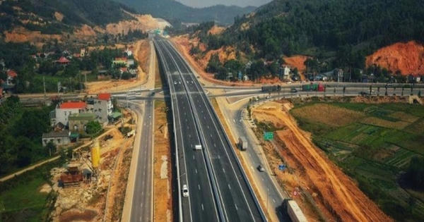 Thủ tướng chỉ đạo đẩy nhanh tiến độ các dự án đường bộ cao tốc quan trọng quốc gia Thủ tướng chỉ đạo đẩy nhanh tiến độ các dự án đường bộ cao tốc quan trọng quốc gia