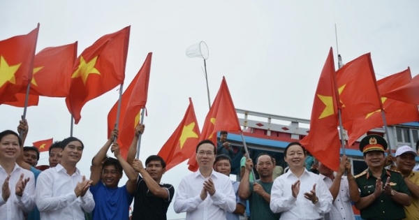 Chủ tịch nước Võ Văn Thưởng thăm và làm việc huyện đảo Phú Quý