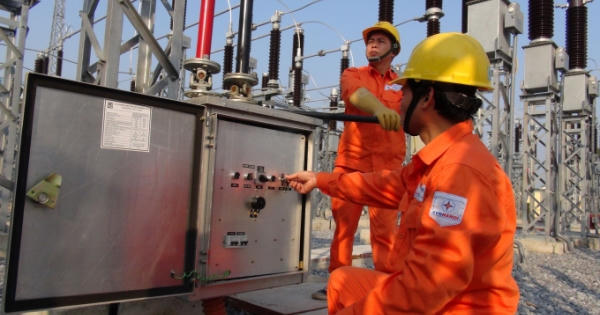 Slide - Điểm tin thị trường: Điện và xăng đẩy chỉ số giá tiêu dùng tăng cao
