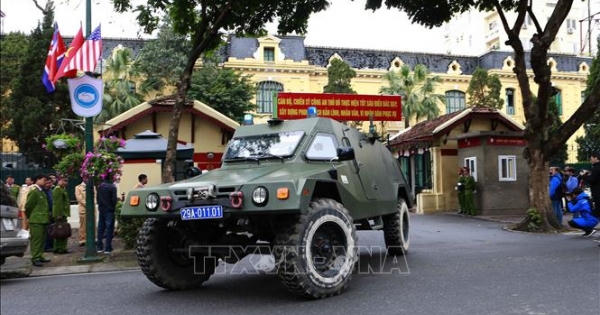 Xe thiết giáp xuất quân bảo vệ Hội nghị Thượng đỉnh Mỹ - Triều Tiên