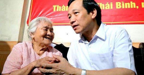 Nghĩ về hành trình 'trả nợ dân' của Bộ trưởng Đào Ngọc Dung Nghĩ về hành trình 'trả nợ dân' của Bộ trưởng Đào Ngọc Dung