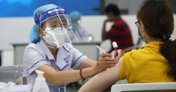 Chuyên gia Bộ Y tế giải đáp về việc đăng ký online tiêm vaccine Covid-19