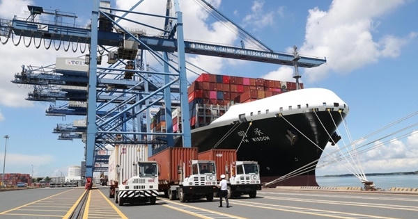 TP HCM đề xuất lùi thời gian thu phí hạ tầng cảng biển