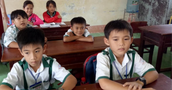 Học sinh lớp 3 trả lại hơn 40 triệu đồng cho người bị mất