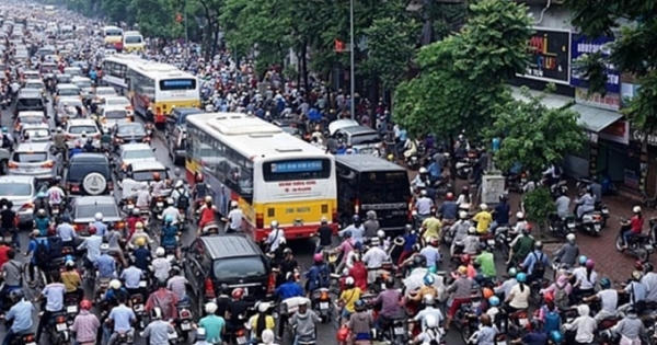 Đề xuất cấm xe máy ở Hà Nội: Phải làm tốt phương tiện công cộng trước